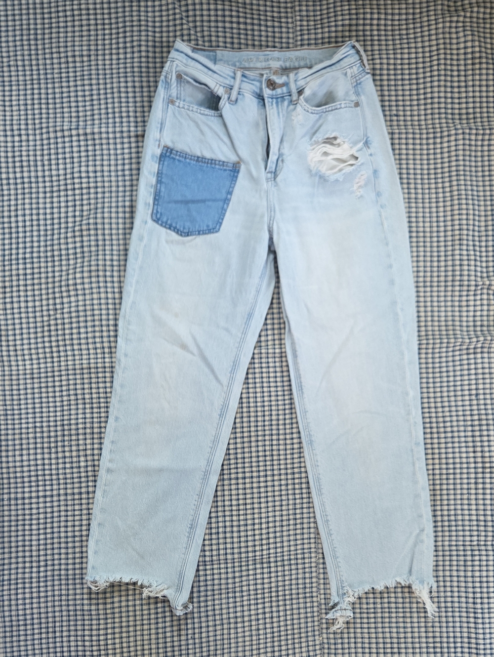 Women's Distressed Jeans with Patch Pocket